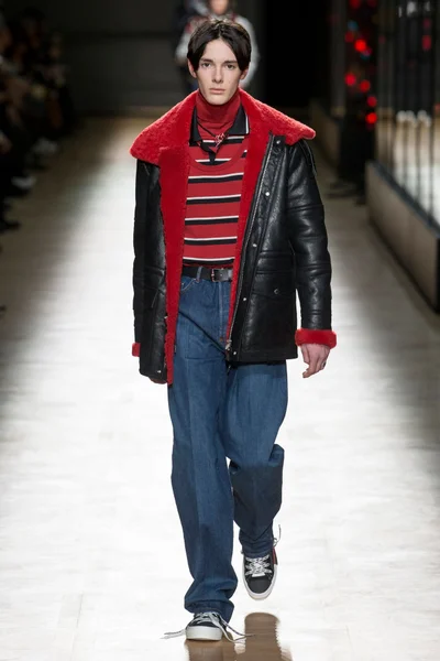 Look 19